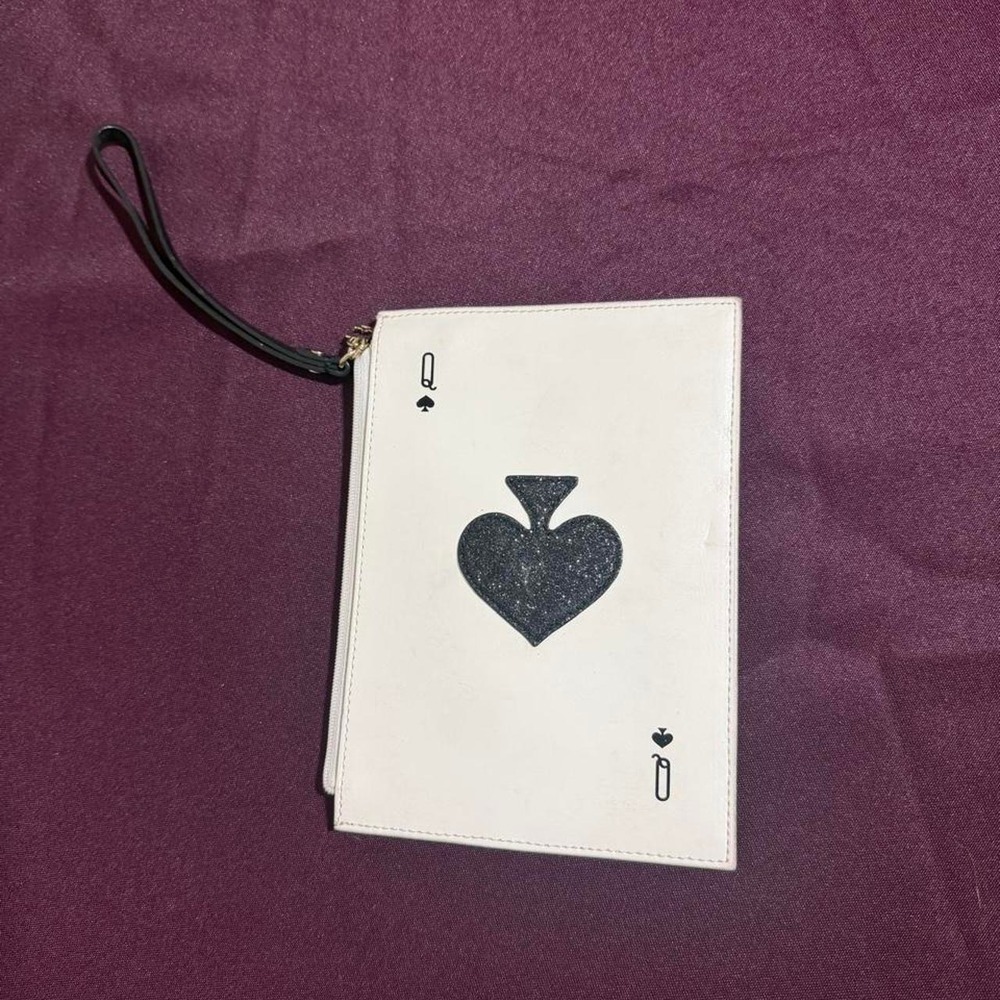 Kate Spade New York Playing Card Wristlet Clutch White Black Glitter Heart